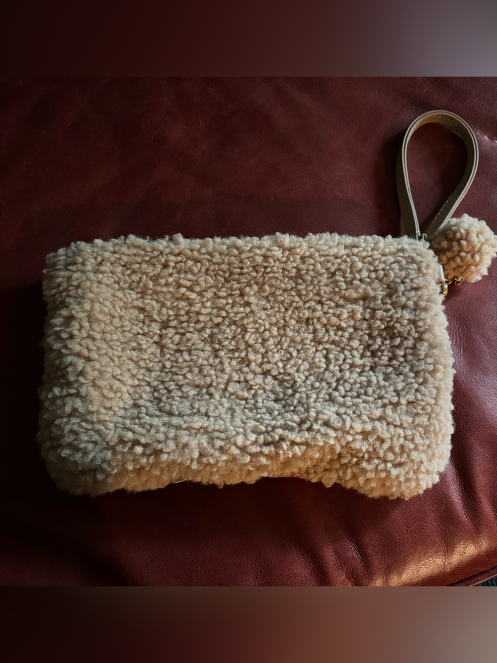 Judith March SKI LODGE TIGERS having cocktails TEXTURED WRISTLET or crossbody - Picture 8 of 8